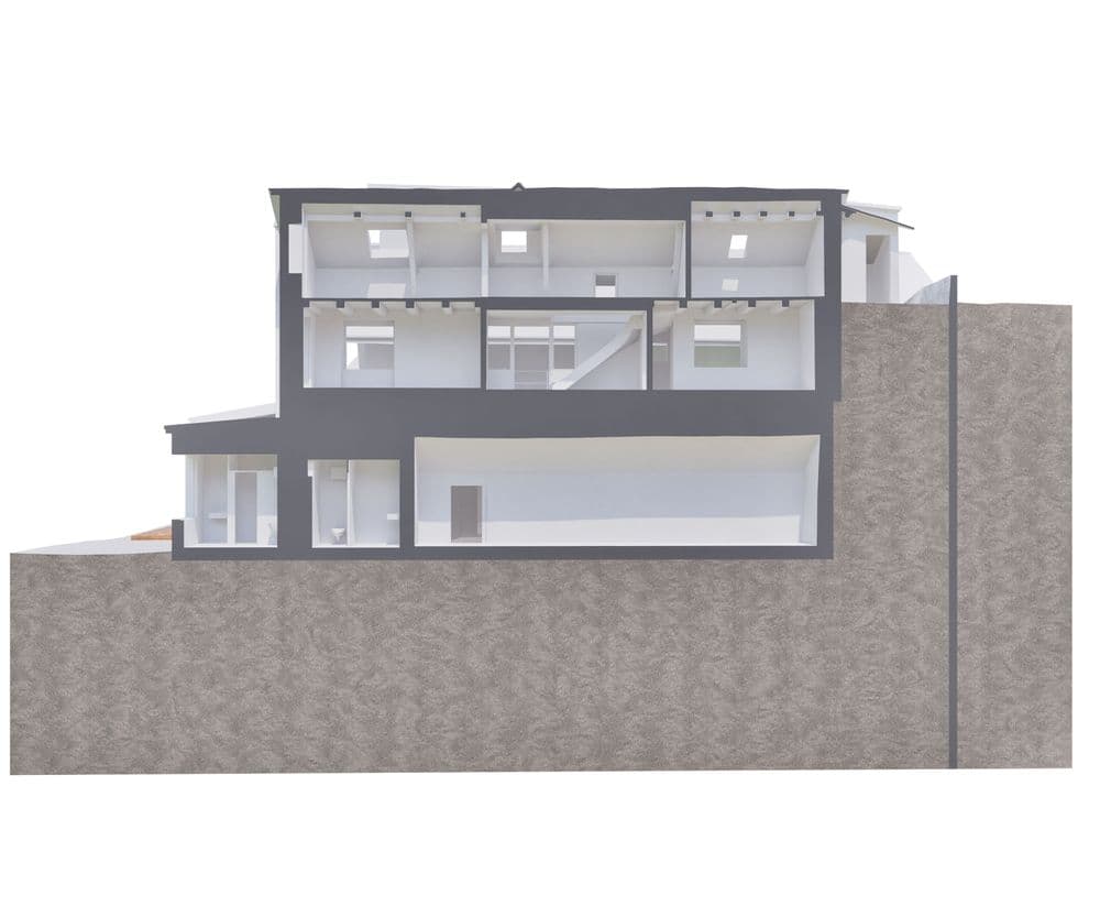 Querschnitt eines modernen mehrstöckigen Gebäudes in Hanglage, zeigt Raumaufteilung und Architekturdetails.