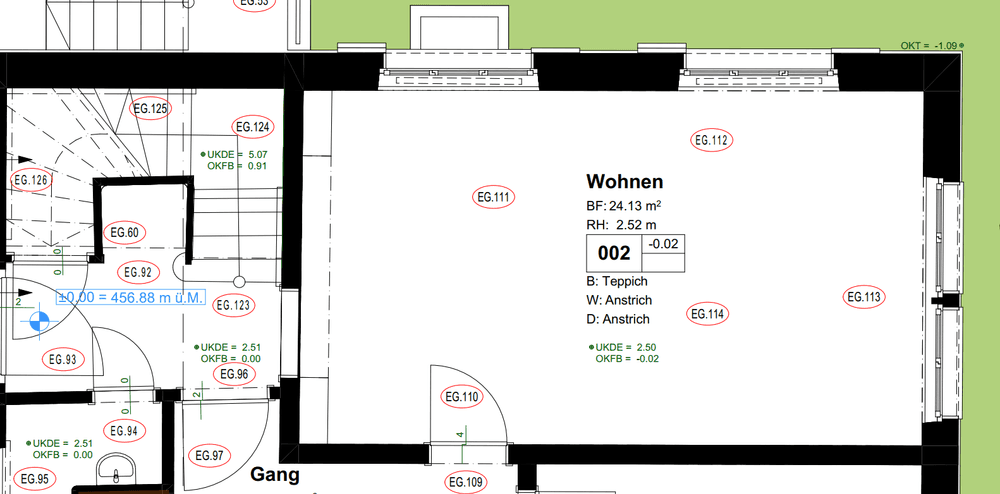 Wohnungsgrundriss mit Angaben zu Wohnfläche, Raumhöhe und Bodenbelag. Türen und Fenster markiert. Treppenhaus und Zugänge ersichtlich.